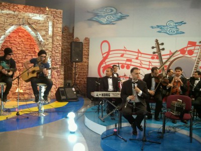 Miro v Baku s orchestrem.jpg